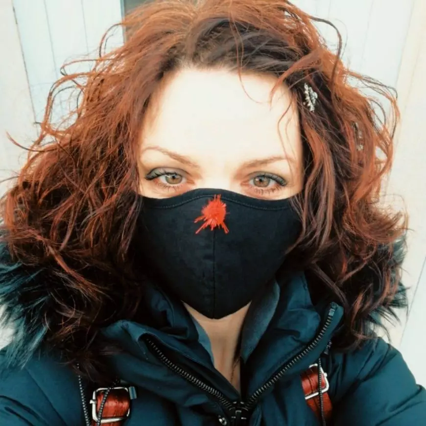 Asistentă română din Irlanda de Nord care s-a vaccinat anti-COVID: „Fac tot ce pot să mă protejez și să îmi protejez copilul”