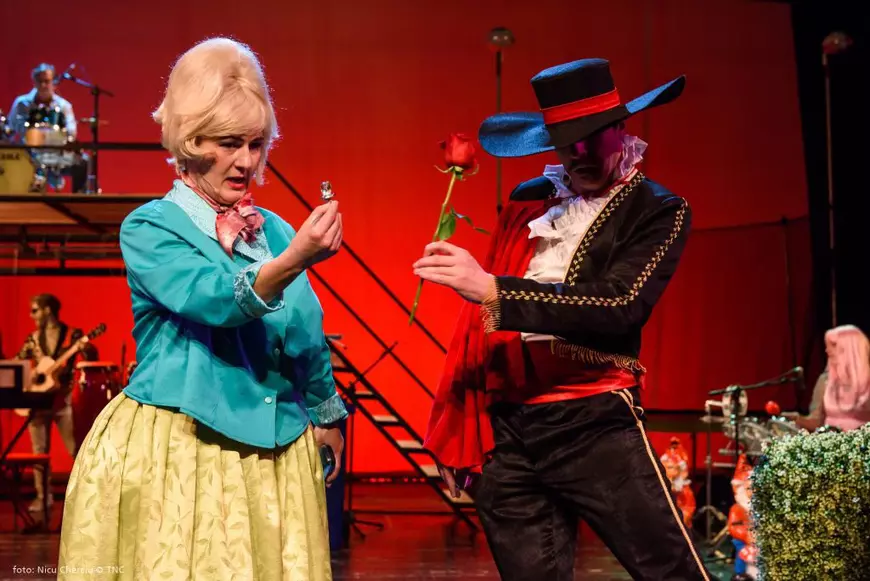 Recomandări pentru weekend: Ryan Gosling ajunge pe Lună, seria James Bond intră pe HBO Go și o piesă de teatru care a stârnit controverse