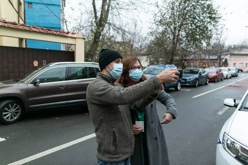 Ziua alegerilor cu independentul Valeriu Nicolae: despre „Tigrul alb”, vânătoarea de CV-uri și prima slujbă la săpat șanțuri