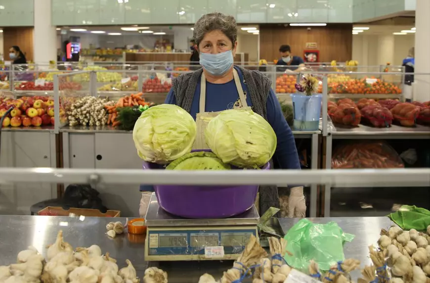 „Își bat joc de noi”, spune o producătoare, nemulțumită de măsura închiderii piețelor. Foto: Dumitru Angelescu