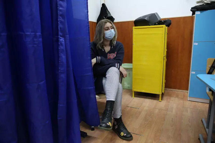 Alexandra este studentă la Facultatea de Limbi Străini, dar îi place design-ul grafic