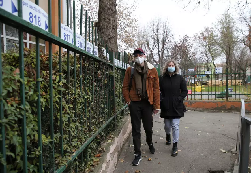REPORTAJ: Lecția de implicare dată de doi observatori la vot la doar 18 și 19 ani. „Ceilalți trebuie să vadă exemple”
