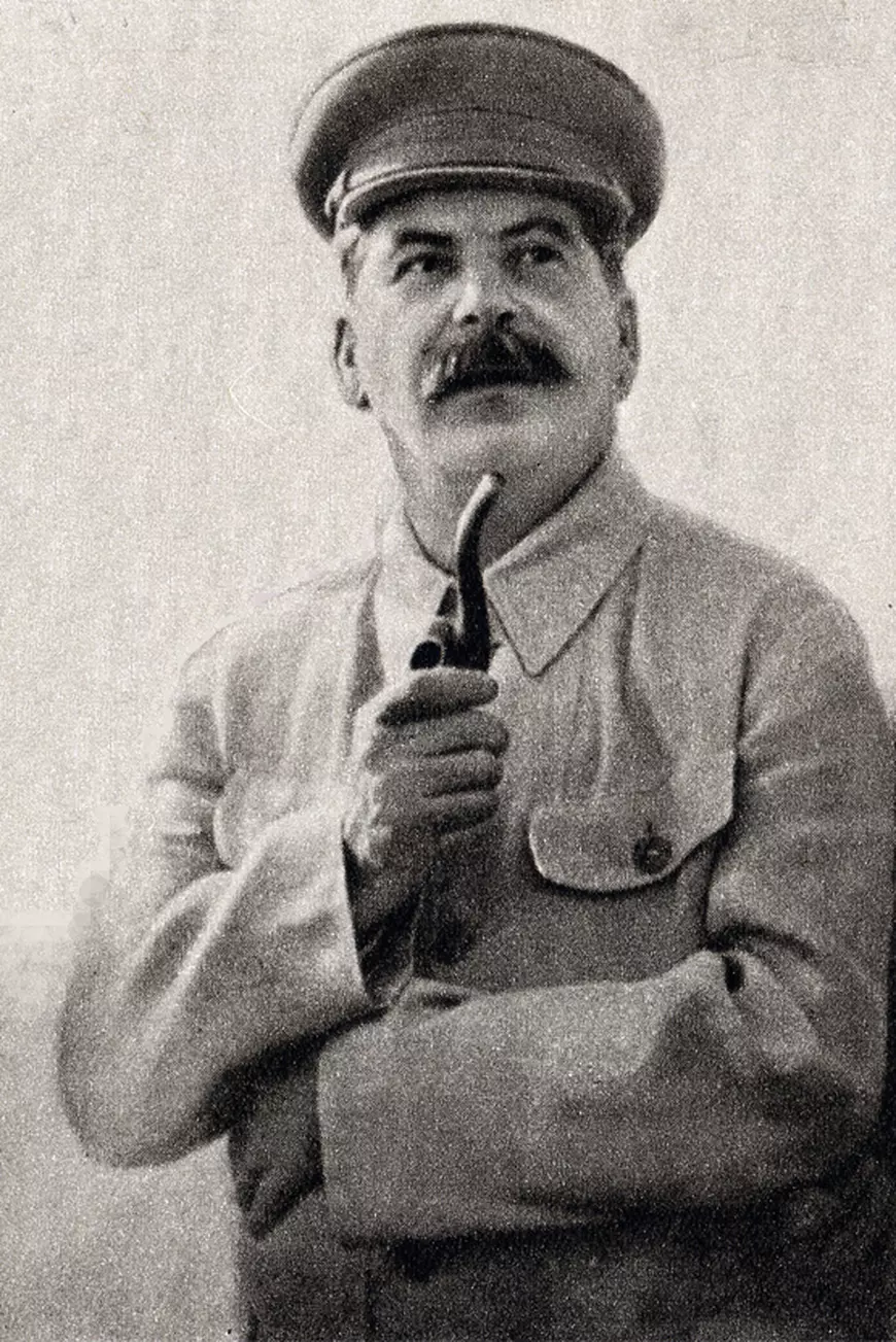 De ce a meritat să citesc o carte despre Stalin în loc să mă uit la un serial pe Netflix. Cine a spus „Românii nu sunt un popor, ci o profesie”