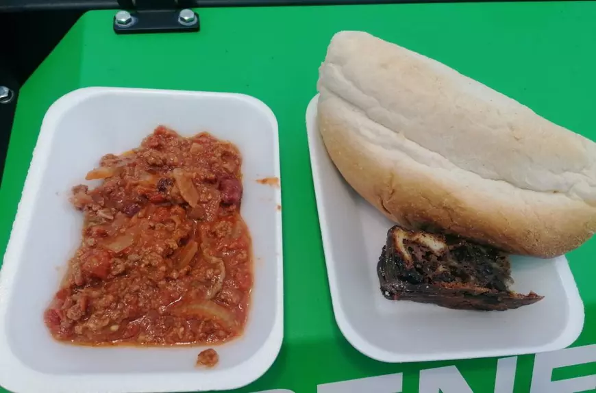 Mutația virusului a blocat mii de șoferi români la frontierele Angliei de 48 de ore. „Ne-au adus o sticlă de apă și un baton de ciocolată”