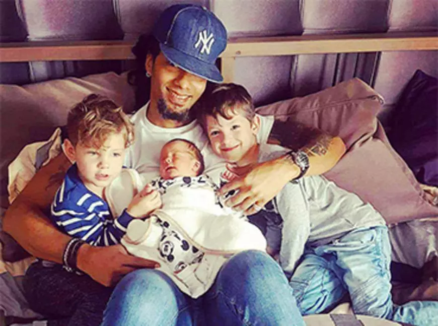 Detalii neștiute din viața lui Musty de la „Survivor România 2021”. Kamara, fratele Faimosului, spune totul. „Are trei copii cu trei femei diferite”