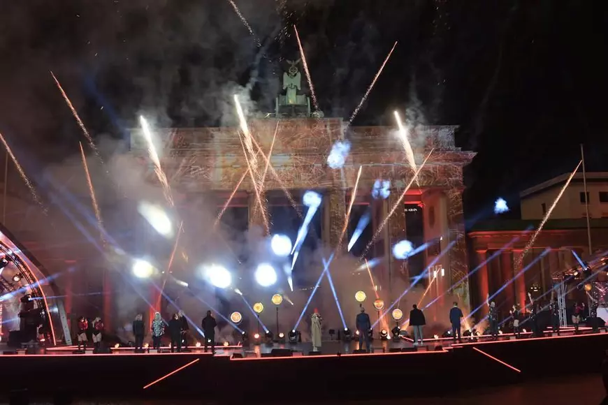 Cum a arătat Revelionul 2021 în lume, pe timp de pandemie, cu străzi pustii și cu mai puţine artificii