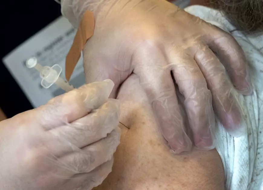 Decesele a 29 de oameni peste 75 de ani care primiseră vaccinul în Norvegia ridică semne de întrebare la cei mai fragili dintre noi