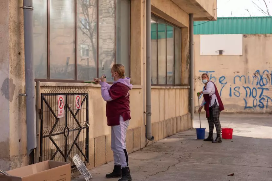 REPORTAJ. Cum decurge vaccinarea anti-Covid 19 în România ignorată. Eligibili pentru etapa a doua, vor prinde locuri în a treia