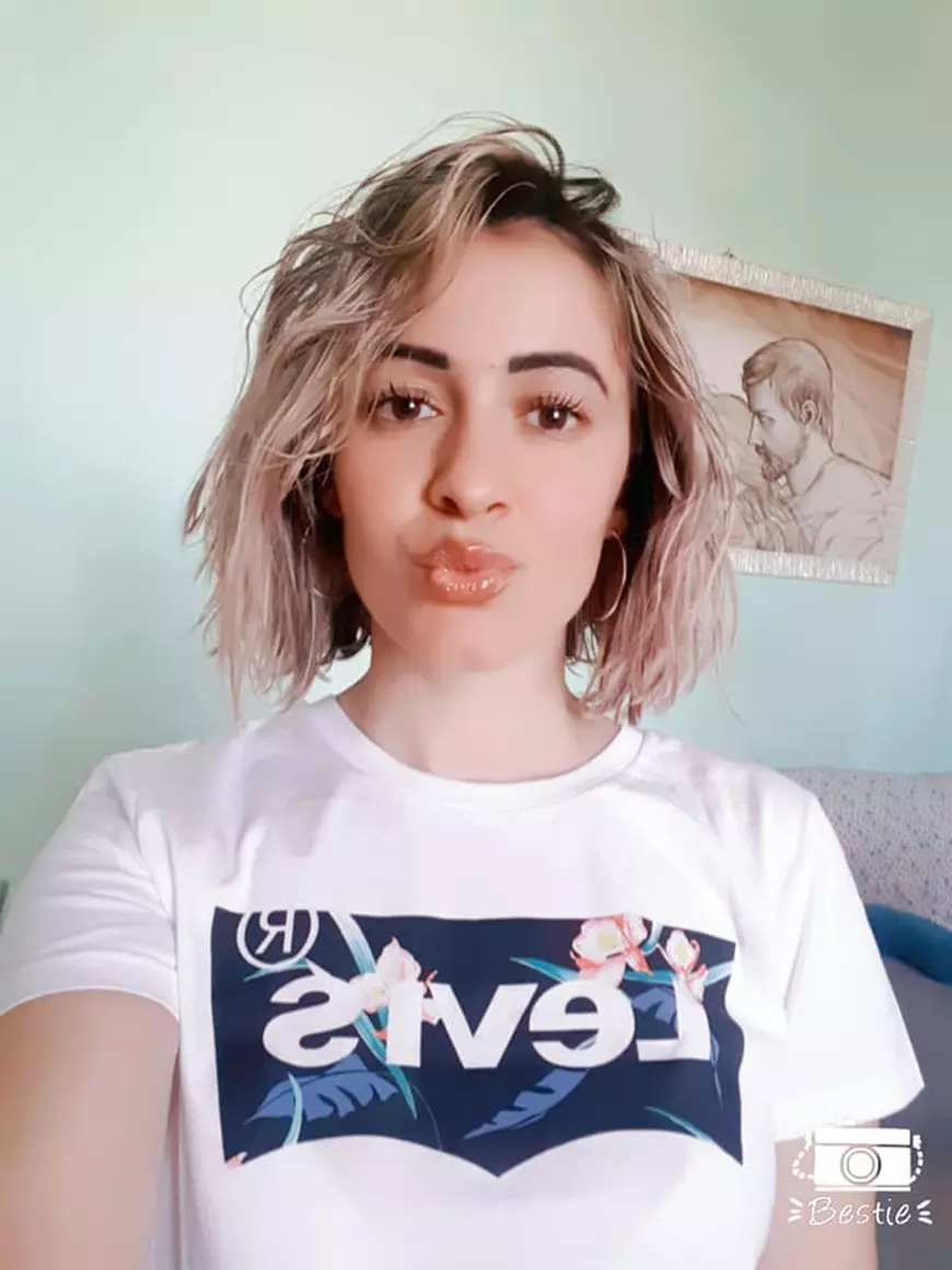 Ioana a murit într-o clinică privată din Italia, chiar înaintea unei operații banale. Avea 28 de ani și era mama a doi copii