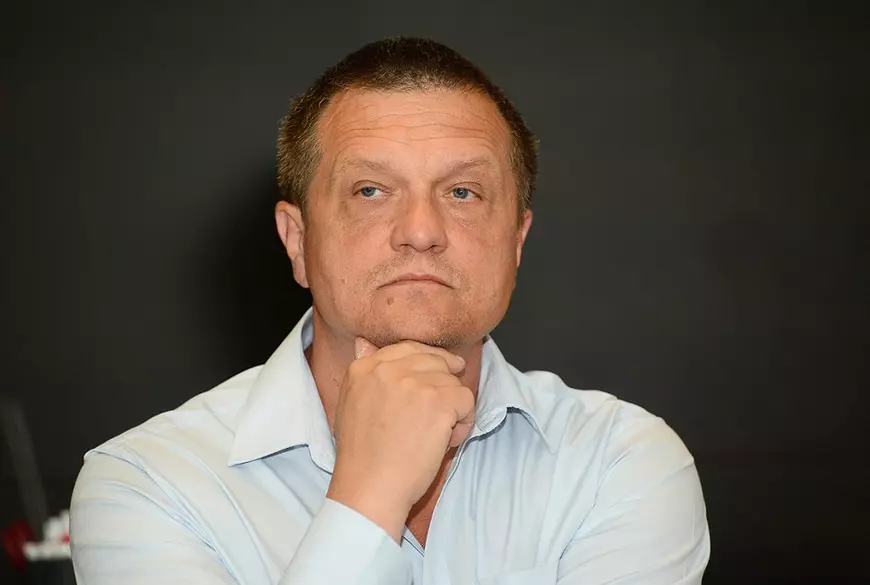 Cine e managerul de la Găești care a spus că vaccinează pe oricine: angaja pe Facebook și cerea CV-ul pe e-mailul personal. Declarația de avere e goală