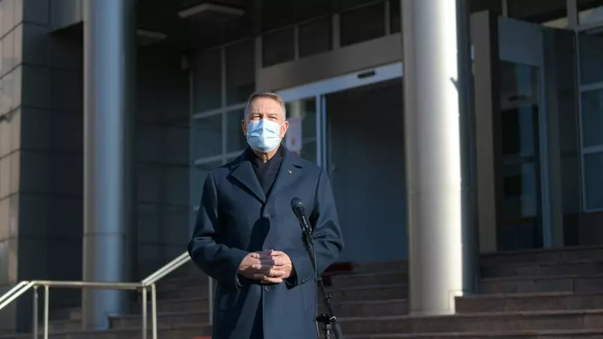 Klaus Iohannis s-a vaccinat anti-COVID la Spitalul Militar din București: "Recomand tuturor vaccinarea"