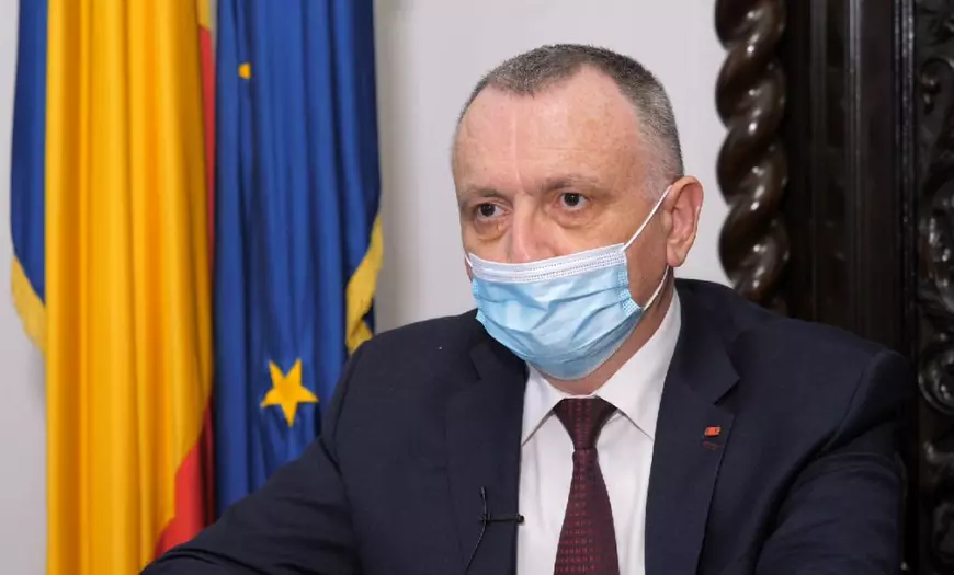 Dispar panourile de plexiglas din școli. Sorin Cîmpeanu: „Mai mult încurcă decât ajută”