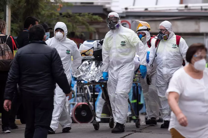 VIDEO | Incendiu de proporții la un spital din Chile. 350 de pacienți au fost evacuați, printre care și bolnavi de COVID