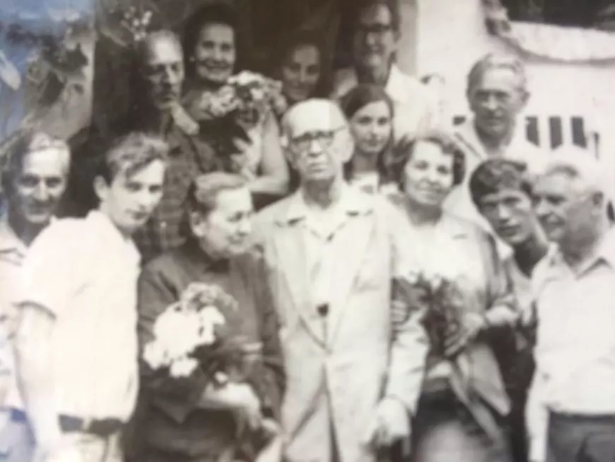 „Explicații simple, nu limbaj de lemn”. Secretul viralizării clipului despre vaccin realizat de un medic român din Suedia, cu desenele fiicei de 12 ani