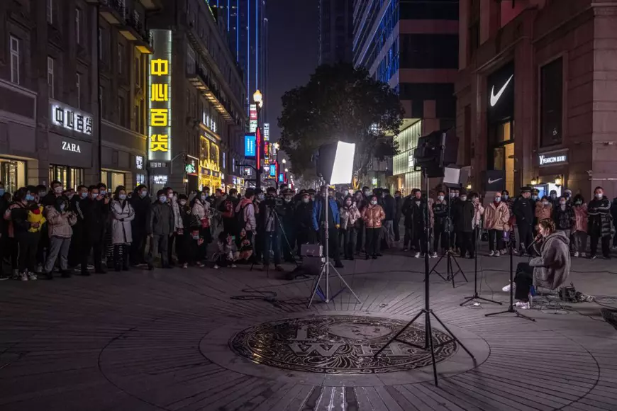 FOTO | La un an după lockdown, orașul Wuhan mai are încă traume, dar se bucură de o normalitate pe care Europa poate doar să o invidieze