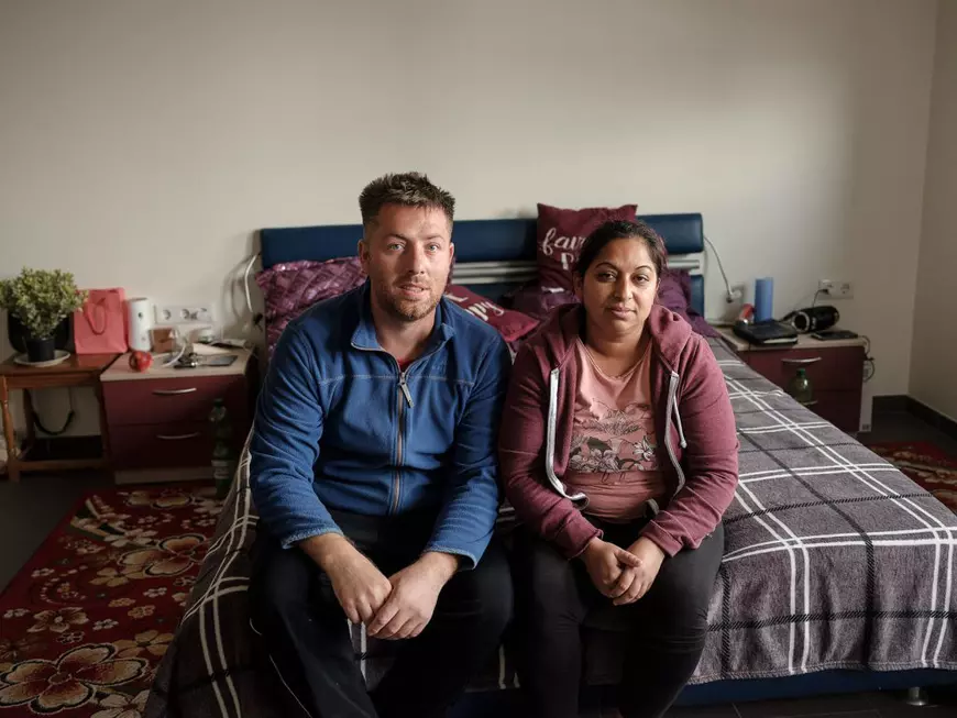 Granițele pandemiei. Copiii rămași singuri acasă: „Ei nu apreciază neapărat ce le trimit părinții și nici nu înțeleg plecarea lor”