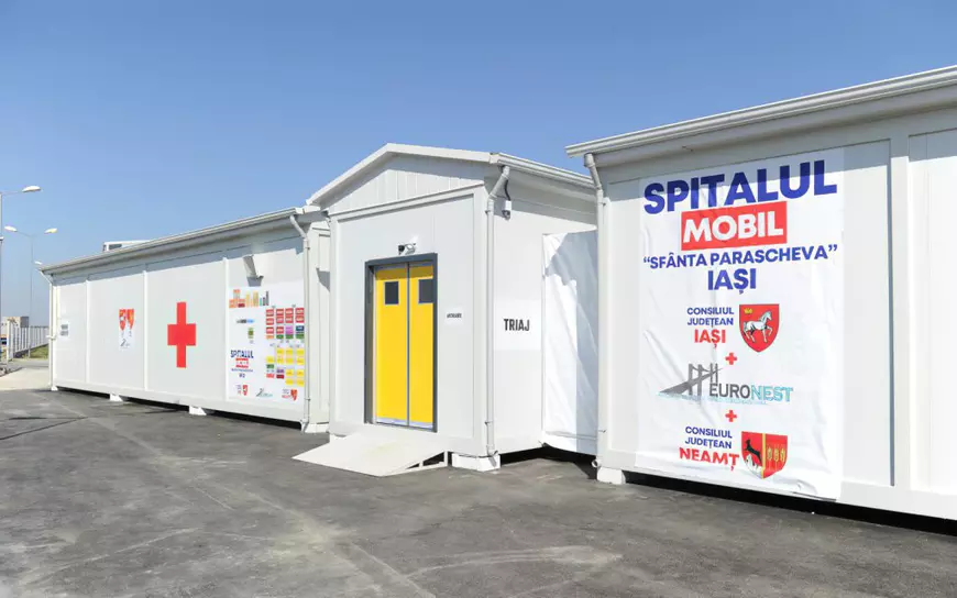 TIR cu 12 paturi ATI dus la Iași, în timp ce Spitalul modular de la Lețcani, cu 48 de paturi, rămâne închis