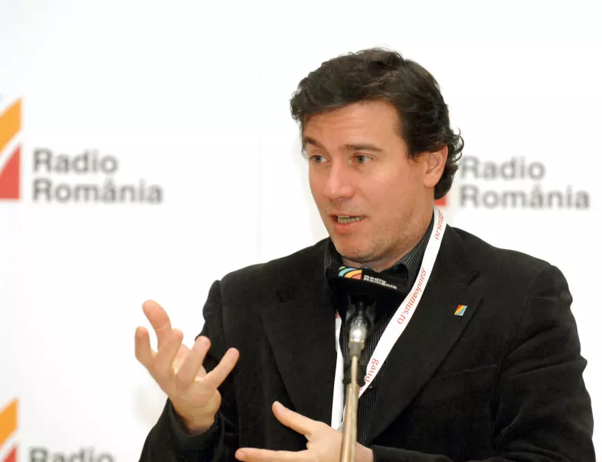 Oamenii care conduc Radioul public (II). Cum adună Radu F. Alexandru 8.000 de euro pe lună și alte CV-uri de poveste