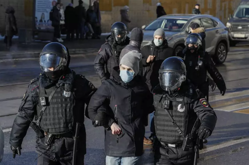 Aleksei Navalnîi a fost condamnat la 2 ani și 8 luni de închisoare cu executare: ”O persoană este închisă pentru a speria milioane de oameni”