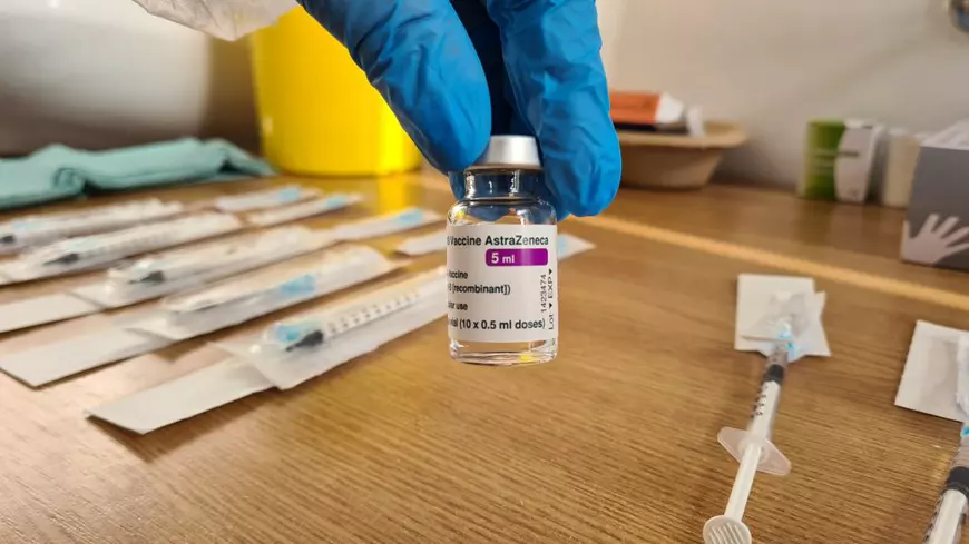 Speranță, nerăbdare, dar și îndoială. Profesorii și personalul din învățământ se vaccinează la Iași: „Trebuie să avem încredere în știință”