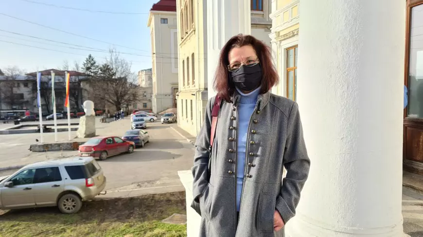 Speranță, nerăbdare, dar și îndoială. Profesorii și personalul din învățământ se vaccinează la Iași: „Trebuie să avem încredere în știință”