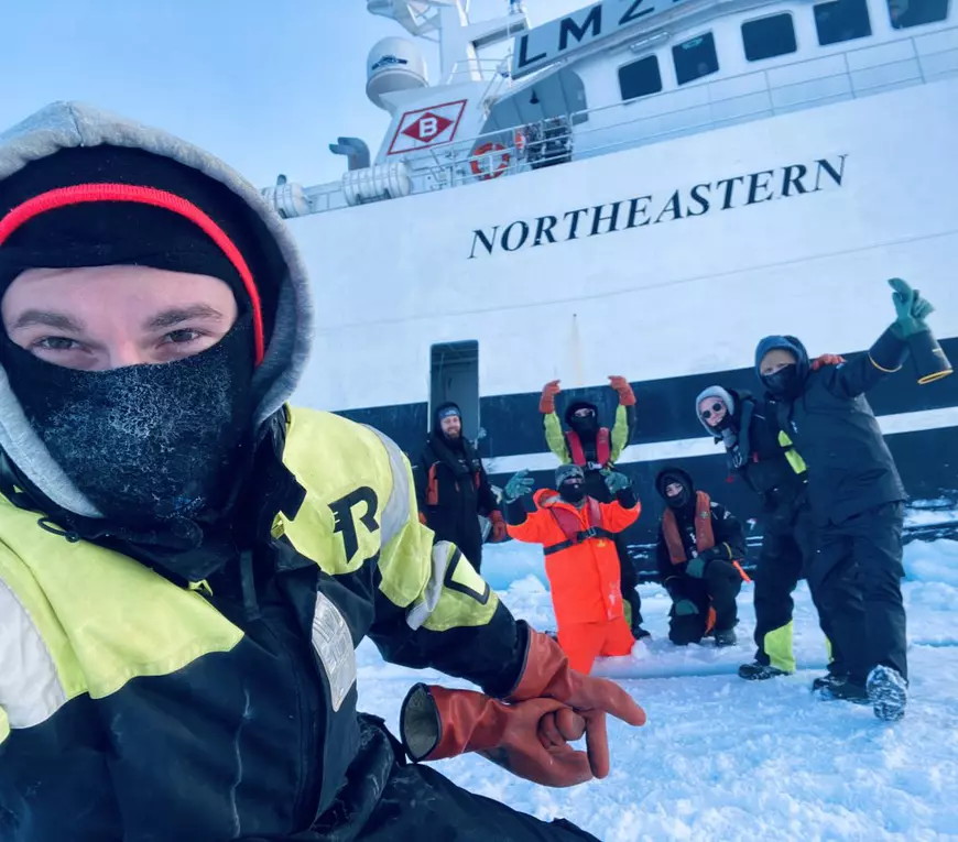 7.000 de euro lunar iau pescarii de crabi din Marea Barents, unde se muncește la -30 de grade. „Am lucrat pe trei nave și fiecare avea români”