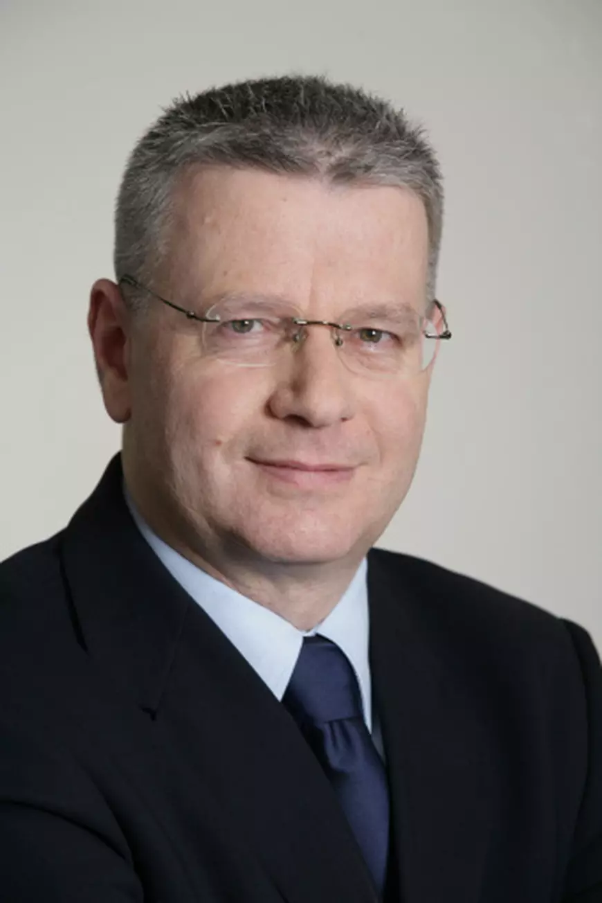 „Guvernul Viktor Orban vrea ca presa să fie o pisică ce stă în poală”. Interviu cu redactorul-șef adjunct al ultimului radio independent maghiar, lăsat acum fără licență