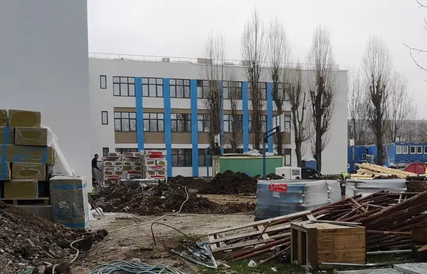 Primul caz de infectare cu COVID al unui elev, după reluarea cursurilor, la o școală din București. Ce spune directoarea