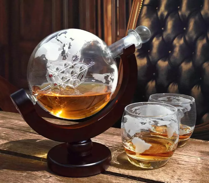 idei cadouri pentru barbati - set decantor