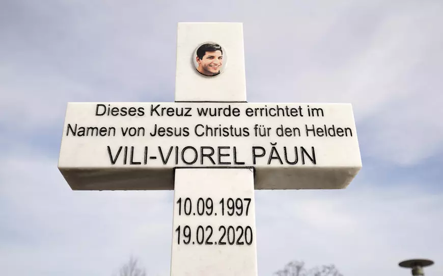 Tatăl lui Vili Viorel Păun, tânărul ucis acum un an în atentatul de la Hanau, acuză polițiștii germani de rasism. „I-am auzit spunând: «Nu cred că un țigan ar fi avut curaj civic»”