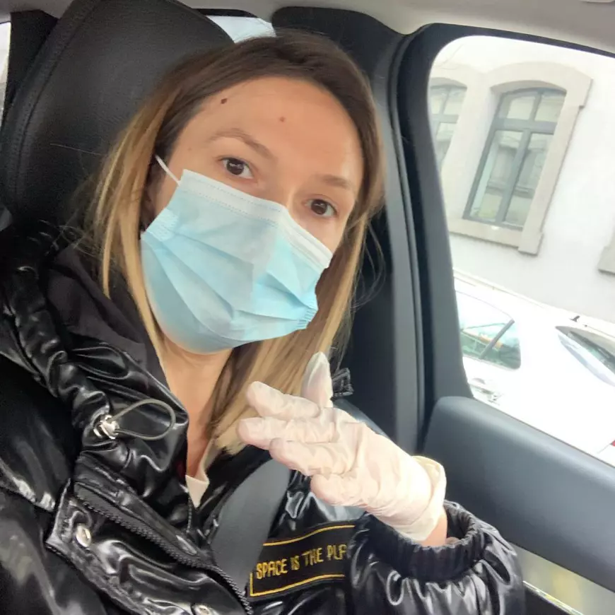 Adela Popescu, pusă într-o situație delicată. Ce s-a întâmplat cu vedeta la începutul pandemiei. „Totul a culminat cu o criză de plâns într-un supermarket”