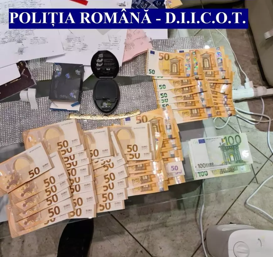 74 de percheziții în Galați, Brăila și Dâmbovița. Sunt vizați membrii uneia dintre cele mai mari grupări infracționale organizate din România, specializată în comercializarea de droguri de risc și mare risc