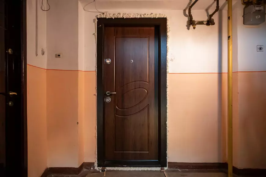Reportaj din Onești, un oraș sfâșiat după eșecul Poliției: „Și cu praștia puteau să dea, dar s-au temut!”