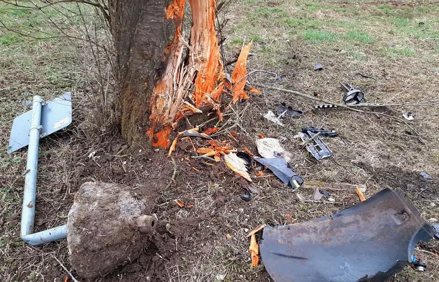 Femeie moartă pe bancheta din spate a unui Mercedes din care doi români au fugit, urmăriți de poliția germană