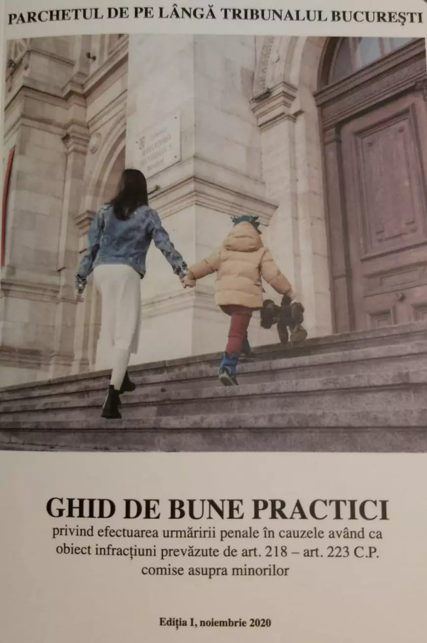 Firul audierii fetiței de 10 ani din Ploiești, victimă într-un dosar de viol. A fost ținută toată noaptea în secția de poliție