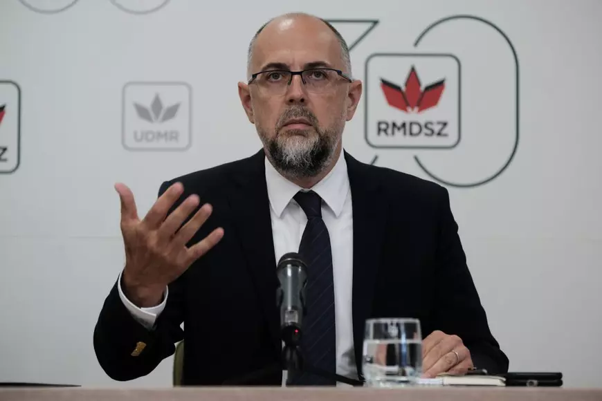 Cum împarți două funcții la trei partide. Faci patru funcții. Scenariile prin care PNL, USR-PLUS și UDMR se bat pe posturi la șefia TVR și a Radioului Public