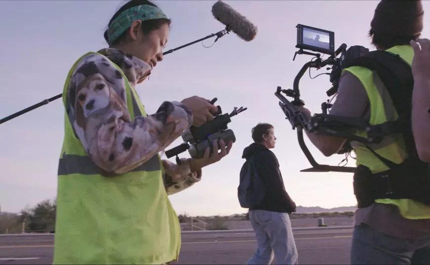 Cum arată filmul anului. Lumea unor oameni care au pierdut tot ca să reînvețe să trăiască simplu