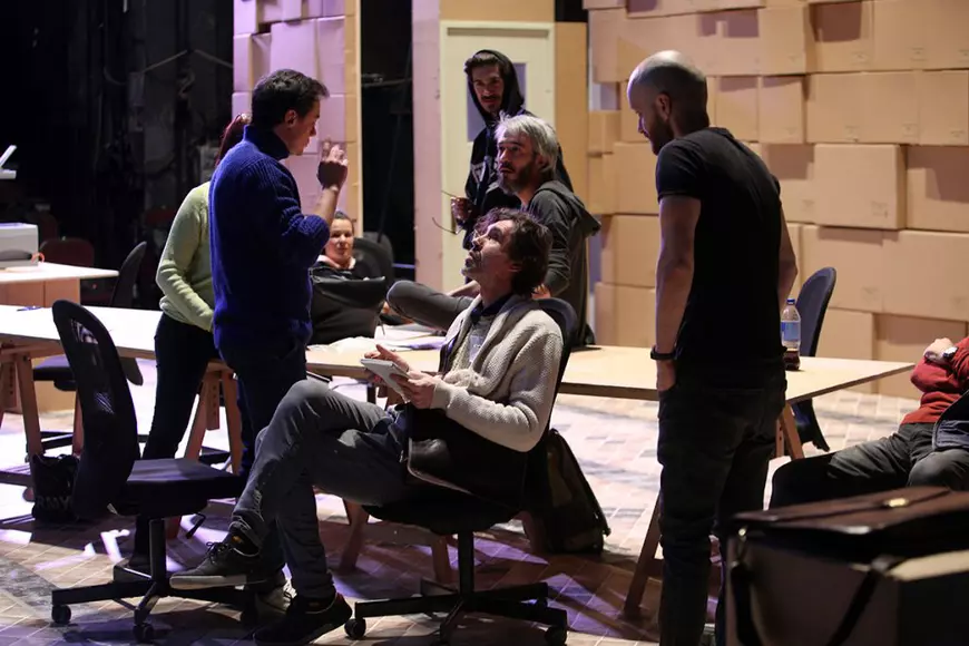 REPORTAJ | Cu Bucureștiul din nou în scenariul roșu, singura certitudine a actorilor de teatru e munca la repetiții. Cum arată ele?