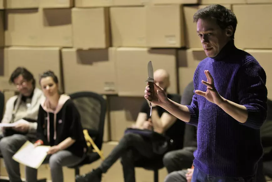 REPORTAJ | Cu Bucureștiul din nou în scenariul roșu, singura certitudine a actorilor de teatru e munca la repetiții. Cum arată ele?