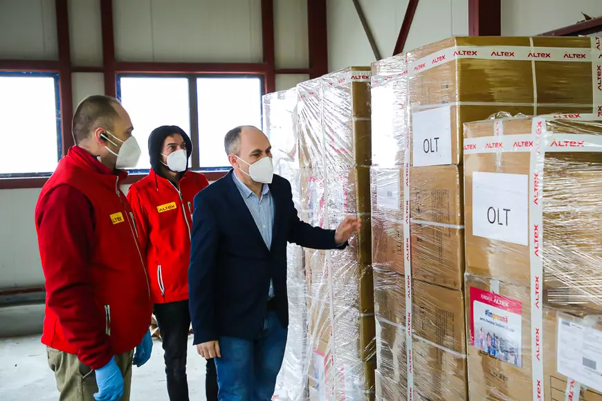 (Publicitate) Fundația Altex a livrat către Inspectoratele Școlare Județene toate cele peste 540.000 de echipamente de protecție ridicată în valoare de peste 1 milion de euro