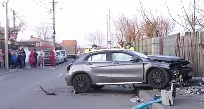 Șoferița care a strivit două fete pe trotuar are voie să conducă. La spital a refuzat să sufle în etilotest