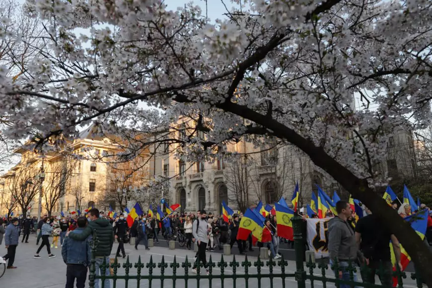 Protest antirestricții în București. Manifestația de la Cotroceni s-a încheiat fără incidente