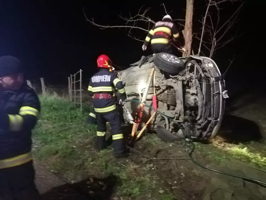 Grav accident provocat de un tânăr de 19 ani, beat și fără permis, care gonea pe șosea cu două fete în mașină
