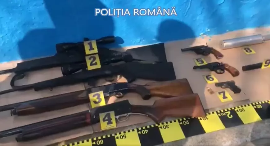 Nevestele asasinilor care au executat un afacerist din Vrancea vindeau arme militare letale