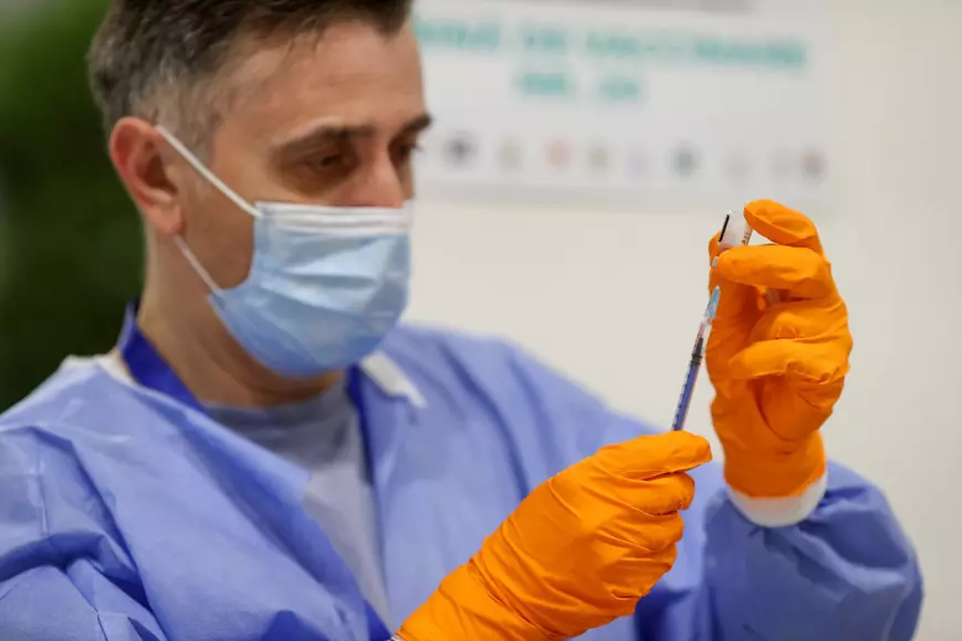 REPORTAJ. Străinii care s-au vaccinat la maratonul timișorean: „Probabil că-n 2022 ne-ar fi venit rândul, dacă rămâneam în Franța”