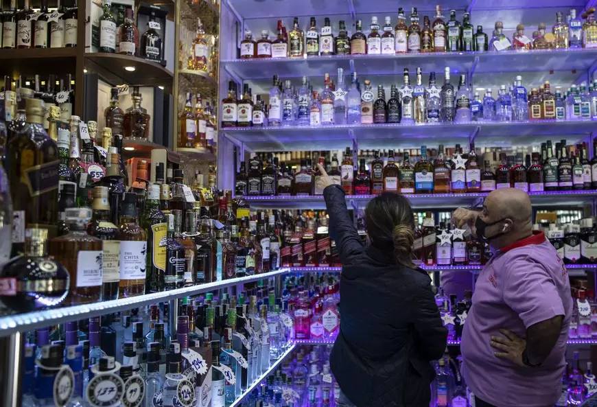 Turcia intră în prima carantină națională. Hotelier: „Dacă nu vin turiștii ruși, totul se va prăbuși”