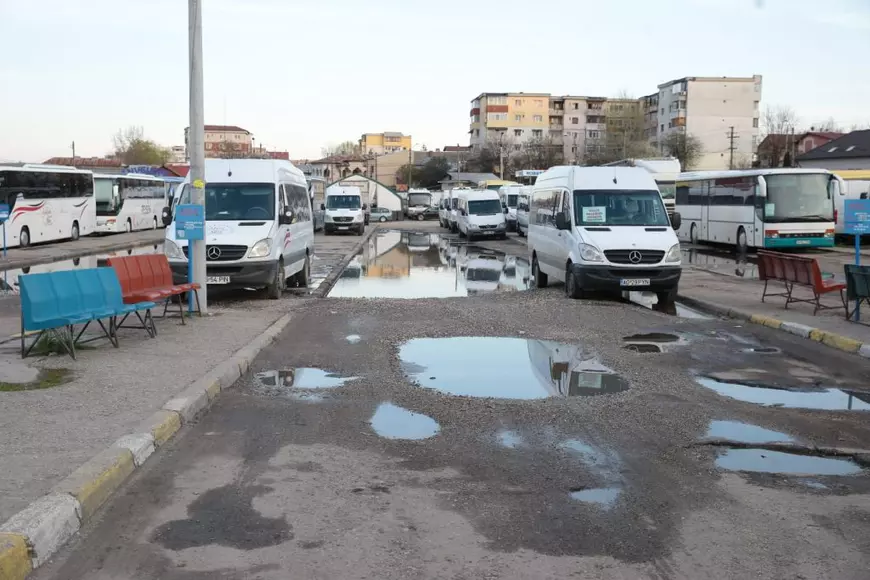 REPORTAJ LA LOCUL MORȚII. Cine era bărbatul din Pitești decedat după ce poliţiştii l-au trântit pe jos. „Nu era beat, comandase o cafea! Așa vorbea el”