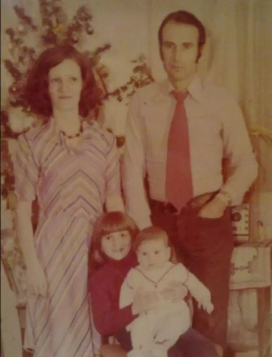 Andreea Bănică, orfană de la 24 de ani. Cântăreața le duce dorul părinților. „Îmi lipsește mult tata”