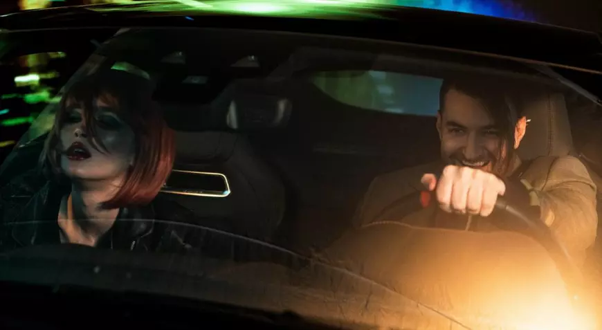 Smiley, imagini uimitoare în noul videoclip. Bolidul artistului, ciocnire violentă cu mașina Poliției