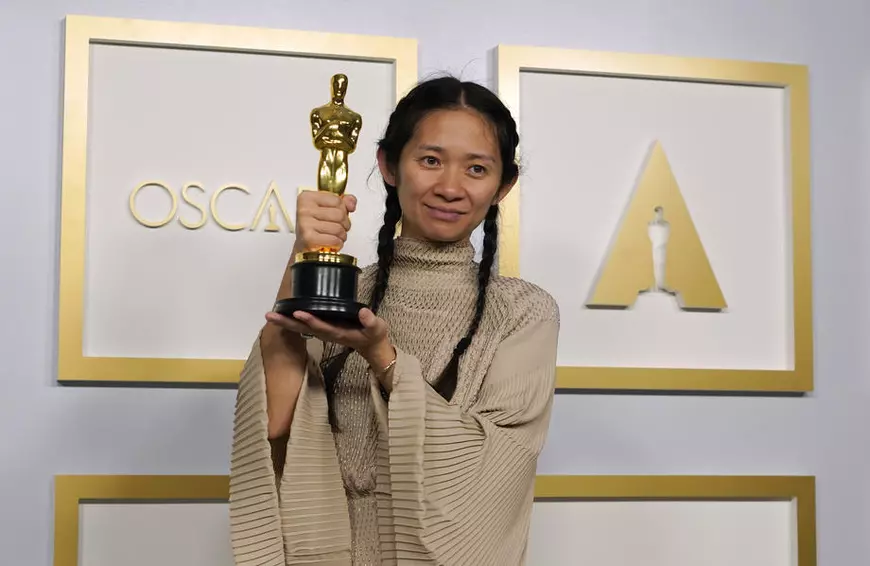 Chloe Zhao a scris istorie la premiile Oscar 2021